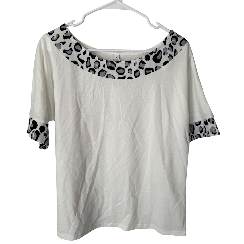 Womens White Short Sleeve‎ Scoop Neck Top Grey Leopard Print Trim Size Medium